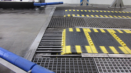 MCE Exterior Wash Conveyor - Safe Operating Environment MCE Exterior Wash Conveyor - Safe Operating Environment